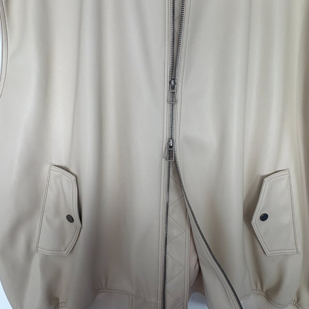 The Frankie Shop Beige Vest with Buttoned Shoulders - Picture 3 of 7